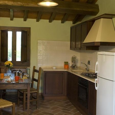 Aparthotel Borgo Le Capannelle Castel Ritaldi Exterior foto