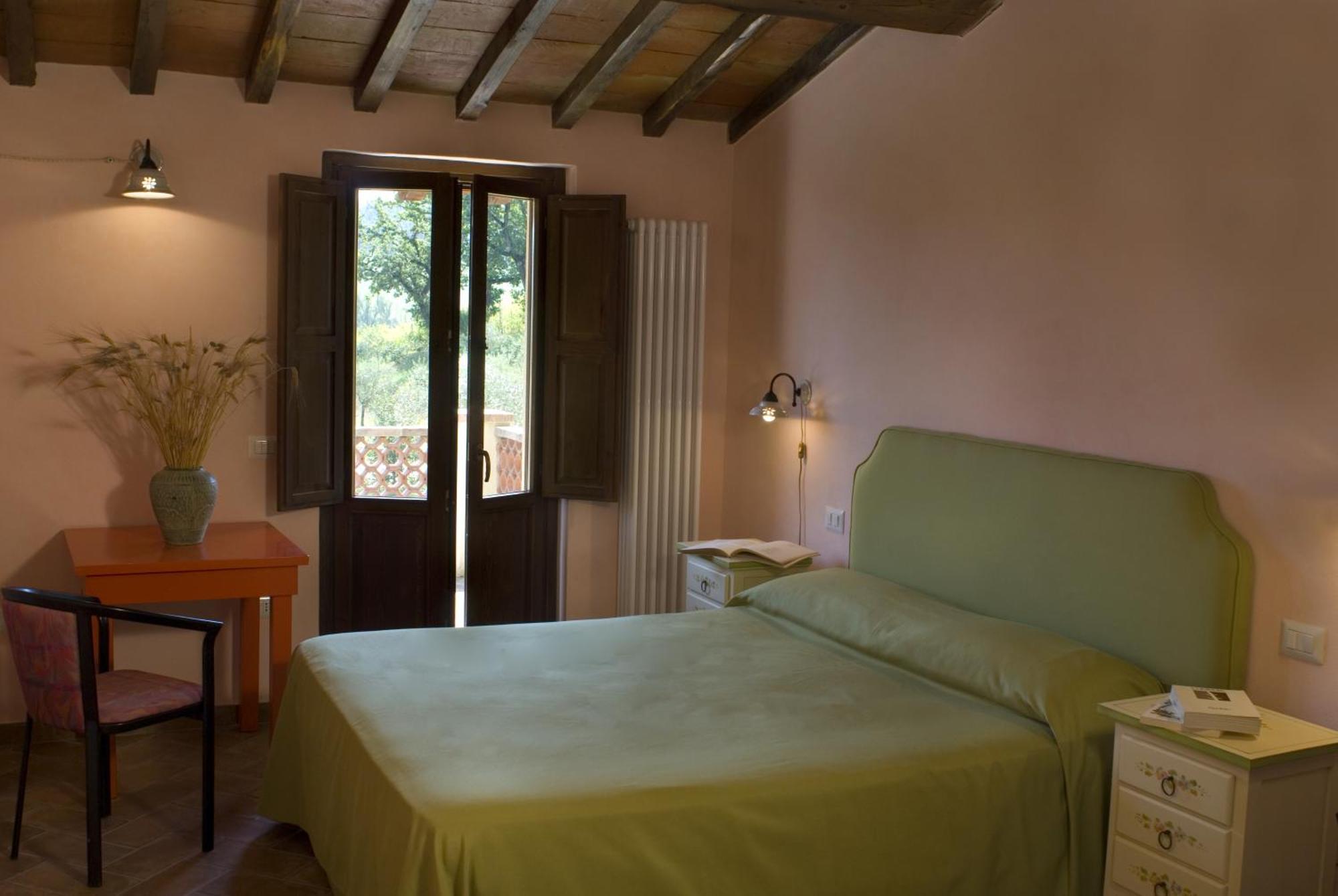 Aparthotel Borgo Le Capannelle Castel Ritaldi Habitación foto