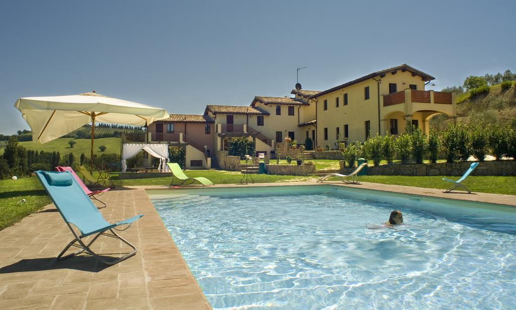 Aparthotel Borgo Le Capannelle Castel Ritaldi Exterior foto