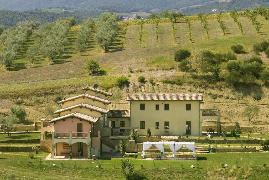 Aparthotel Borgo Le Capannelle Castel Ritaldi Exterior foto